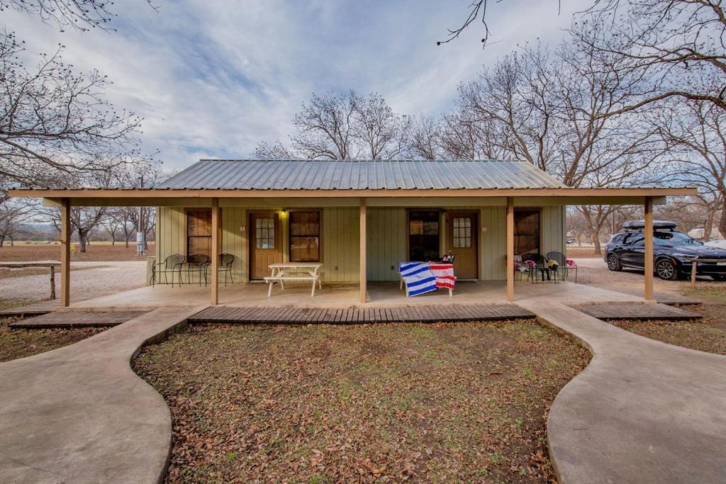 Seven Bluff Cabins Concan Extérieur photo