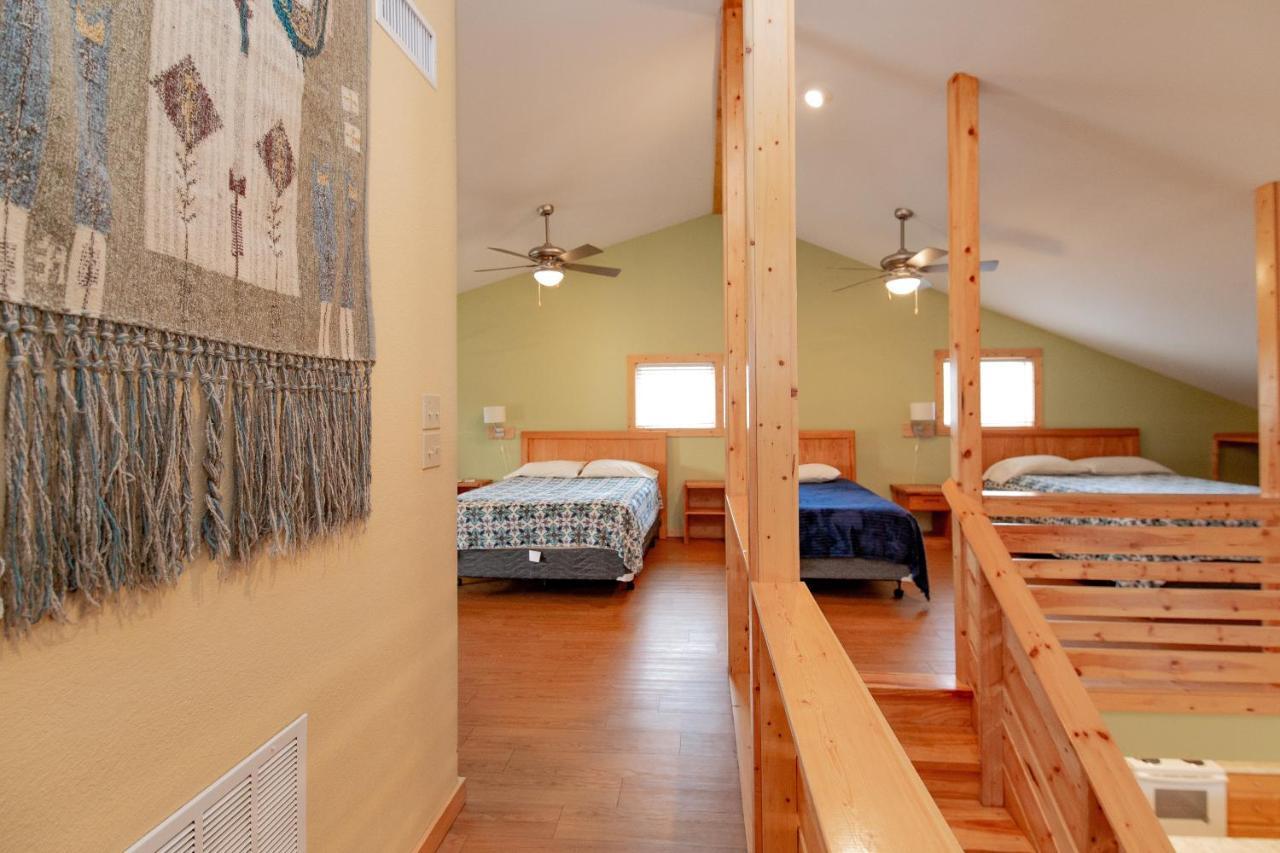 Seven Bluff Cabins Concan Extérieur photo