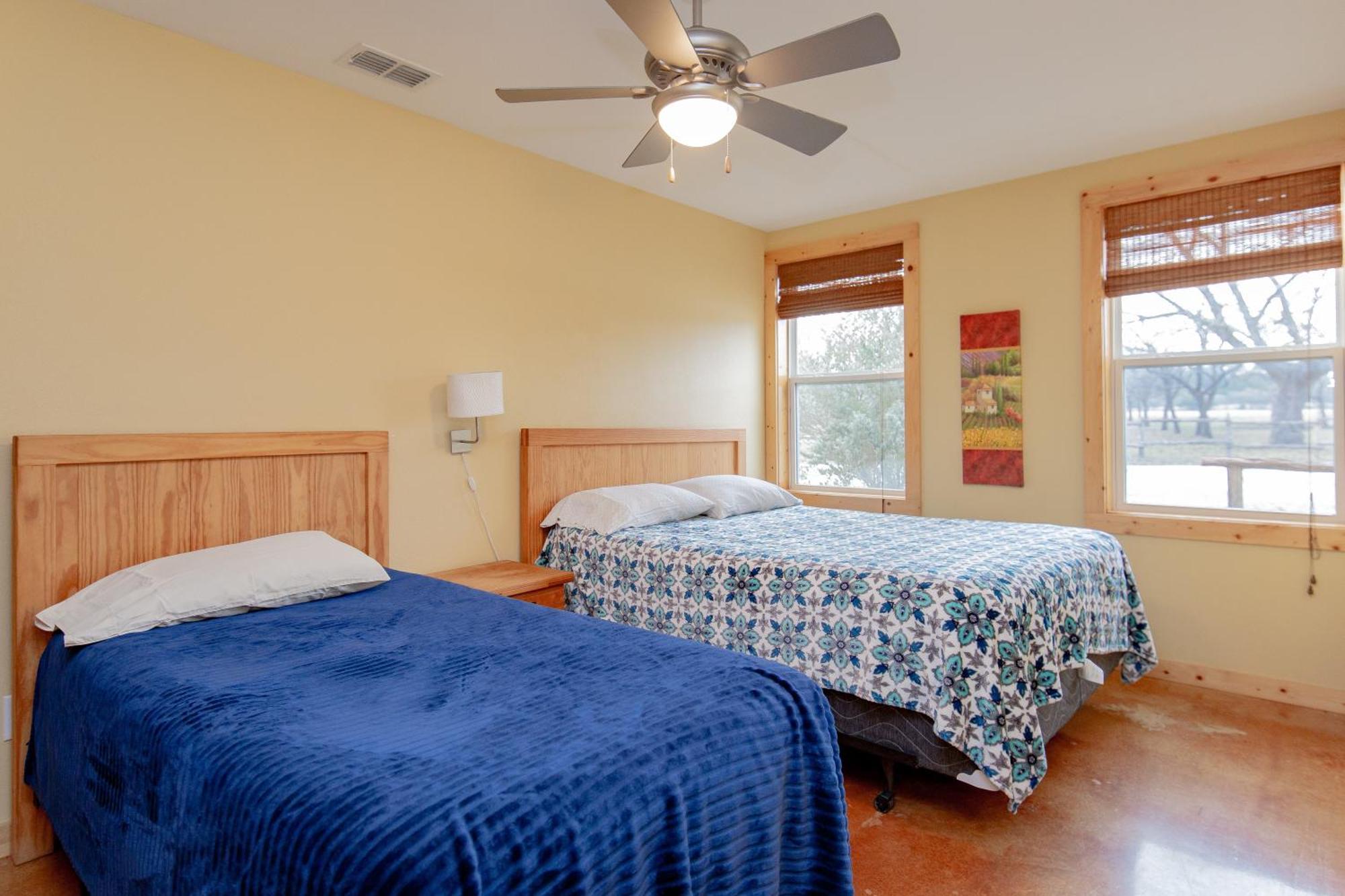 Seven Bluff Cabins Concan Extérieur photo