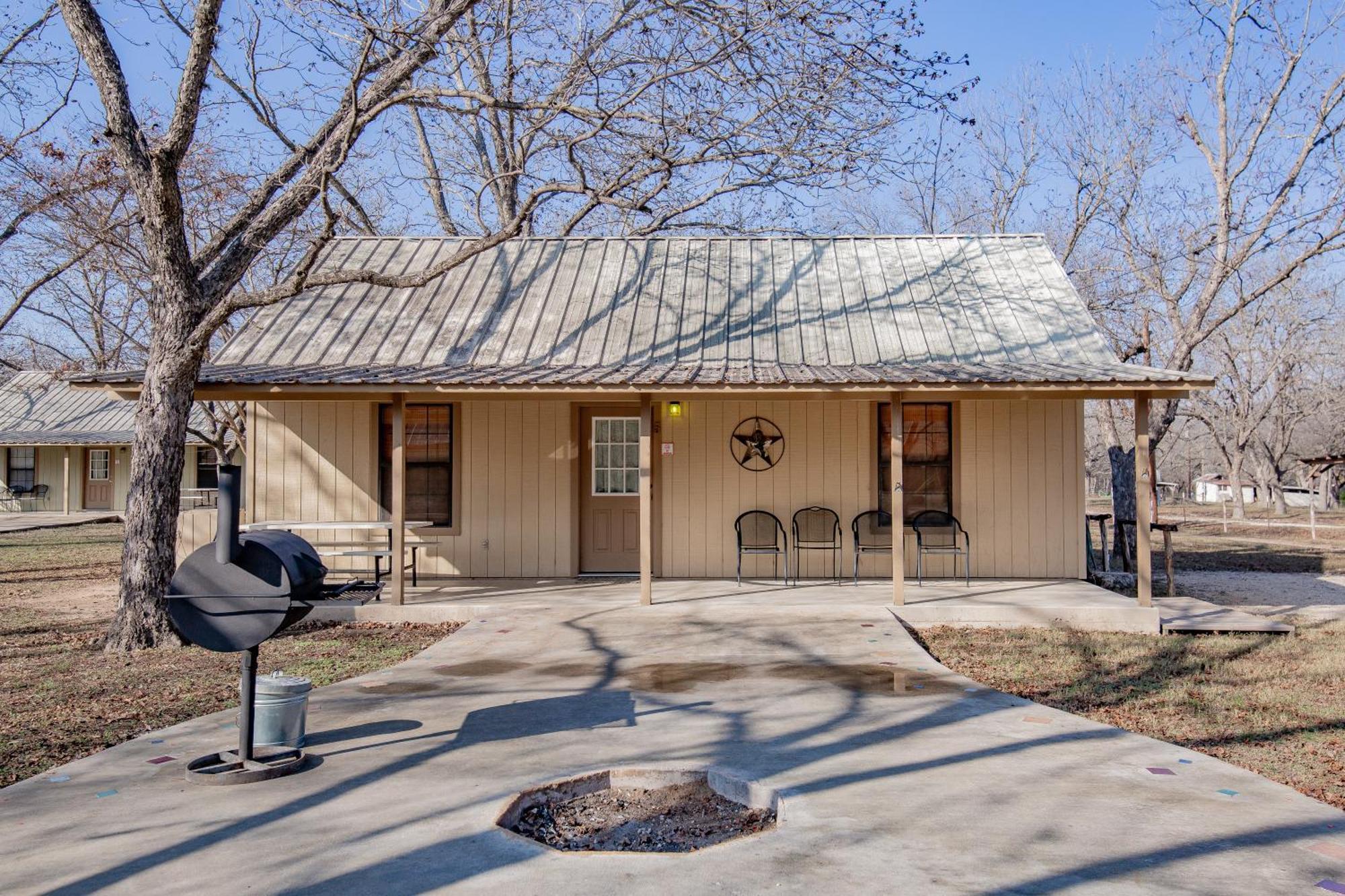 Seven Bluff Cabins Concan Extérieur photo
