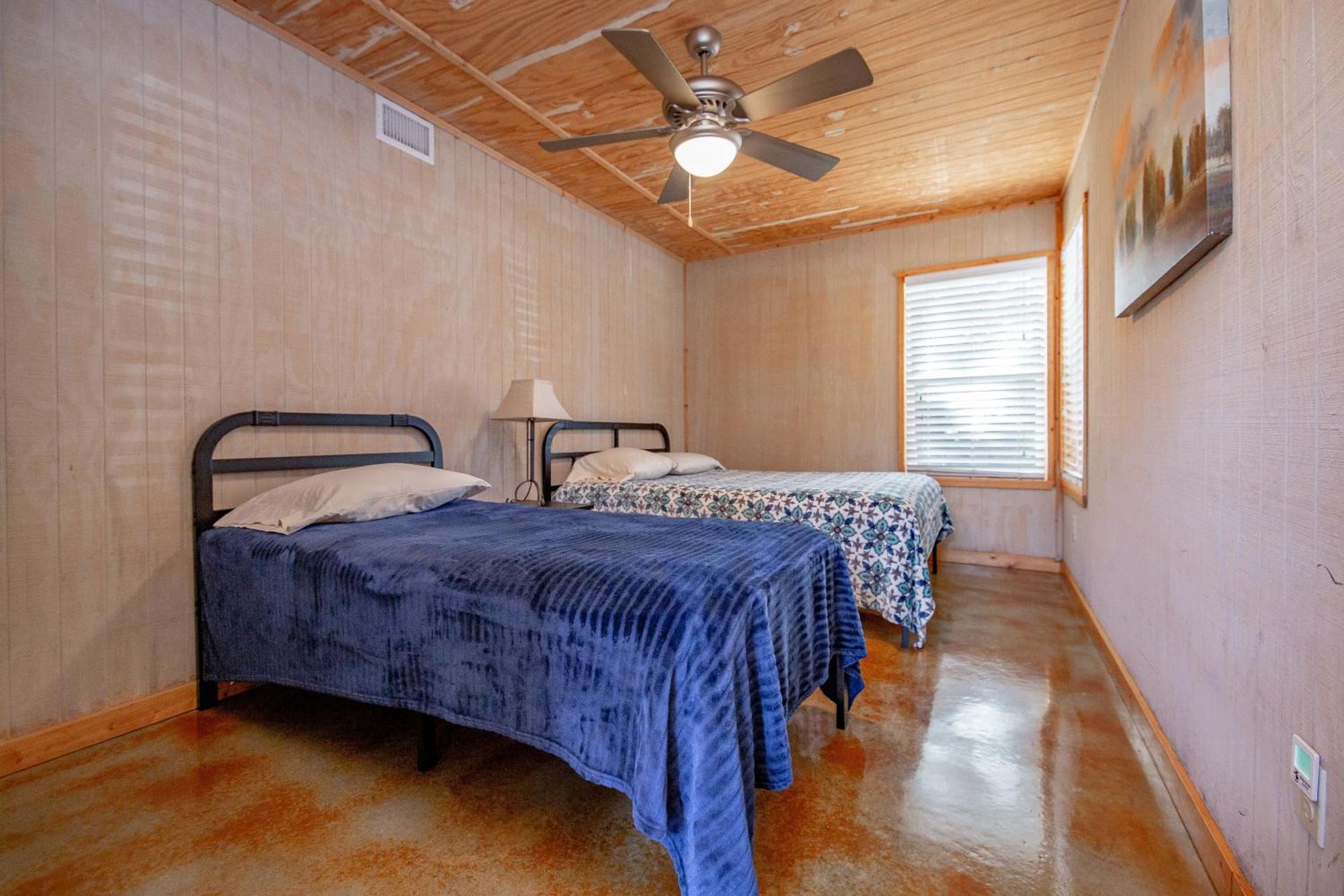 Seven Bluff Cabins Concan Extérieur photo
